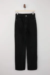 TRENDYOLMİLLA Black Regular Waist 100% Cotton Straight Plain Kesim jeans - Image 5