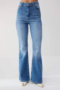 TRENDYOLMİLLA TRENDYOLMiLLA Wardrope Essentials Blue Flowy High Waist Middle Flexible Flare jeans - Image 3