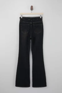 TRENDYOLMİLLA TRENDYOLMiLLA Wardrope Essentials Black Draped High Waist Middle Flexible Flare jeans - Image 10