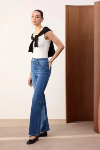 TRENDYOLMİLLA TRENDYOLMiLLA Wardrope Essentials Dark Blue Flowy High Waist Middle Flexible Flare jeans - Image 6
