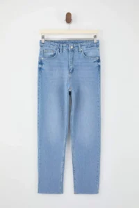TRENDYOLMİLLA Mavi Cut Hem High Waist Less Flexible Mom jeans - Image 5
