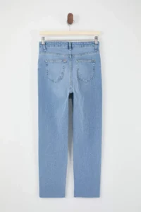 TRENDYOLMİLLA Mavi Cut Hem High Waist Less Flexible Mom jeans - Image 6