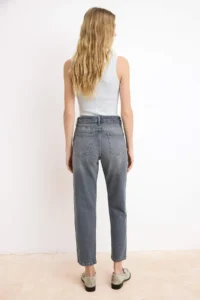 TRENDYOLMİLLA Gray High Waist Ankle Size Less Flexible Mom jeans - Image 4