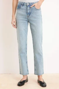 TRENDYOLMİLLA Premium Blue Special Material High Waist Less Flexible Mom jeans - Image 3
