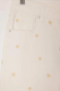 TRENDYOLMİLLA White High Waist Wide Leg Floral Embroidered 100% Cotton jeans - Image 3