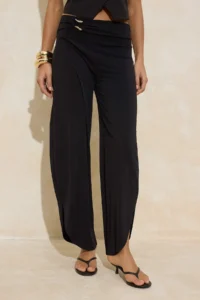 TRENDYOLMİLLA Black barrel Seasonal Elastic Accessory Detailed Regular Waist Flexible Knitting Pants - Image 3