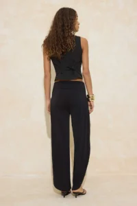 TRENDYOLMİLLA Black barrel Seasonal Elastic Accessory Detailed Regular Waist Flexible Knitting Pants - Image 4
