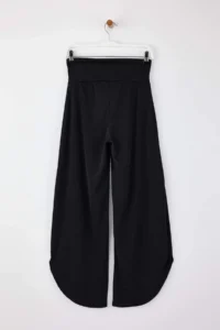 TRENDYOLMİLLA Black barrel Seasonal Elastic Accessory Detailed Regular Waist Flexible Knitting Pants - Image 6