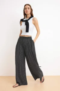 TRENDYOLMİLLA Black Polka Dot Viscose Rahat Bol Kesim Wide Leg/Wide Leg Pants - Image 2