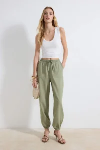TRENDYOLMİLLA Khaki Jogger Rahat Kesim Pants - Image 3