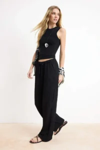 TRENDYOLMİLLA Black Wide Leg/Wide Leg Elastic textured Knitting Pants - Image 3