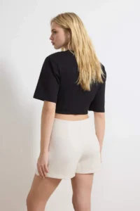 TRENDYOLMiLLA White Mini Chain Belt Detailed Shorts & Bermuda - Image 4