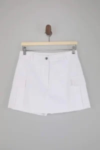 TRENDYOLMiLLA White Gabardine Pocket Detail Shorts & Bermuda