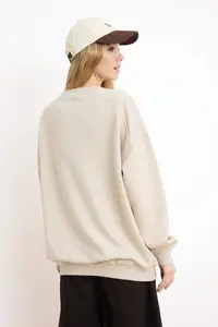 TRENDYOLMİLLA Stone Regular/Normal Pattern Drop Sleeve Long Sleeve 3 Yarn Unbrushed Knitting Sweatshirt - Image 4