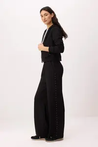 TRENDYOLMİLLA Black Oversized/Wide Pattern Hooded Accessory Detailed Knitting Sweatshirt