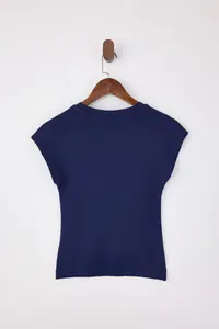 TRENDYOLMİLLA Navy Blue Slogan Fitted Moon Arm Short Sleeve Cotton Rib Knitting T-Shirt - Image 6