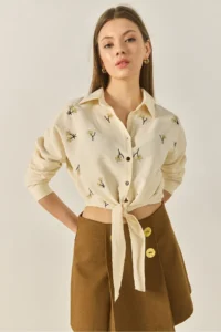 Bianco Lucci Women's Daisy Embroidered Tie Detailed Short Viscose Shirt MG6282 - Image 2