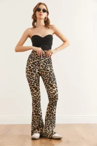 Olalook Women's Leopard Stone Flare Leg Ribbed Leggings - Image 4