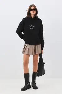 Trendiz Unisex Star Stroke Stone Printed Sweatshirt Black - Image 2