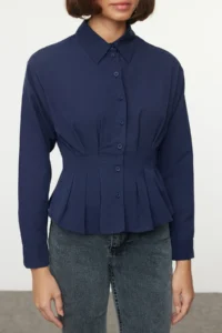 TRENDYOLMİLLA Dark Navy Fitted/Bele Oturan Weaving Shirt - Image 3