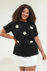Trendyol Curve Black Floral Accessory Detailed Regular Fit Plus Size T-Shirt - Image 2