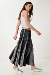 Happiness İstanbul Women's Black Wrinkle Effect Summer Parachute Skirt - Image 3