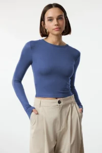 TRENDYOLMİLLA Indigo Viscose Crew Neck Crop Flexible Knitting Blouse - Image 6
