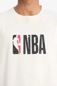 DeFacto NBA Wordmark Oversize Wide Fit Crew Neck Short Sleeve T-Shirt - Image 5