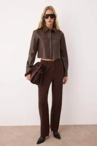 TRENDYOLMİLLA Dark Brown Crop Leather Shirt - Image 2