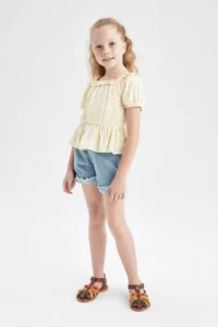 DeFacto Girls' Crop Floral Patterned Short Sleeve Blouse - Image 3