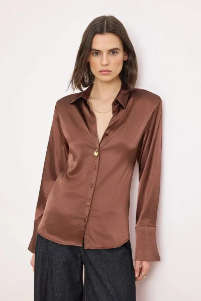 TRENDYOLMİLLA Brown Hafif Bele Oturan Satin padded Shirt