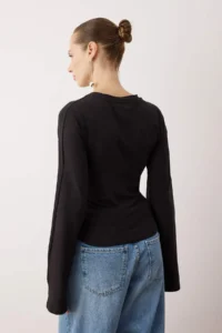 TRENDYOLMİLLA Black Spanish Arm Gathering Detailed Regular/Normal Pattern Knitting Blouse - Image 4