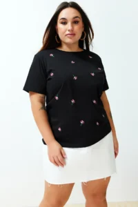 Trendyol Curve Black relaxed Floral Embroidery Detailed 100% Cotton Knitting Plus Size T-Shirt - Image 2