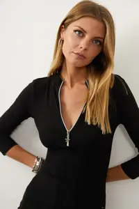 Cool & Sexy Women Black Collar Zippered Camisole Blouse - Image 3
