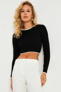 Cool & Sexy Women Black-White Back Light Blouse - Image 5