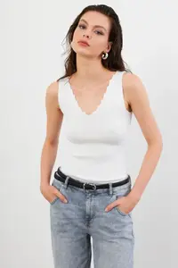 Cool & Sexy Women White Merdiven Yaka Knitwear Blouse - Image 4