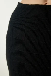 Happiness İstanbul Women's Black Ribbed Crop Knitwear Sweater Skirt Suit - Image 7