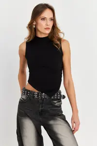 Cool & Sexy Women Black Sleeveless Crop Blouse - Image 5