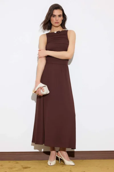 TRENDYOLMİLLA Limited Edition Brown A-Line/Life Boat Neck Shirred LONG Soft Knitting Dress