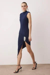 TRENDYOLMİLLA Navy Blue Accessory Detailed Asymmetric slit Midi Dress