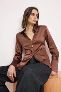 TRENDYOLMİLLA Brown Hafif Bele Oturan Satin padded Shirt - Image 2