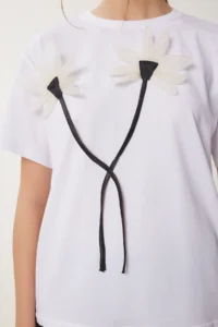 Happiness İstanbul Women's White Flower Embroidered Cotton Knitted T-Shirt - Image 3