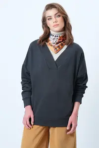 Trend Alaçatı Stili Women's anthracite V-Neck Double Breasted Oversized Sweatshirt ALC-X14555 - Image 5