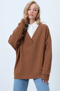 Trend Alaçatı Stili Cinnamon Brown V-Neck Double Breasted Oversized Sweatshirt - Image 4