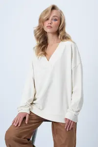 Trend Alaçatı Stili Women's Ecru V-Neck Double Breasted Oversized Sweatshirt ALC-X14555 - Image 6