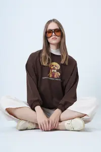 Trend Alaçatı Stili Women's Brown Front Printed Oversized Cotton Sweatshirt ALC-X14651 - Image 3