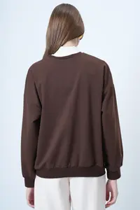 Trend Alaçatı Stili Women's Brown Front Printed Oversized Cotton Sweatshirt ALC-X14651 - Image 6