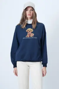 Trend Alaçatı Stili Women's Navy Blue Front Printed Oversized Cotton Sweatshirt ALC-X14651 - Image 4
