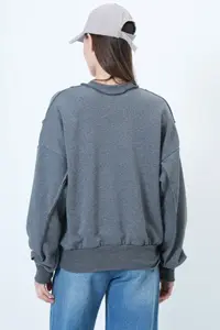 Trend Alaçatı Stili anthracite Stitching Detailed Oversized Design Sweatshirt - Image 7