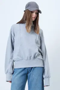 Trend Alaçatı Stili Oversized Design Sweatshirt with Grimelange Stitching Detail - Image 3